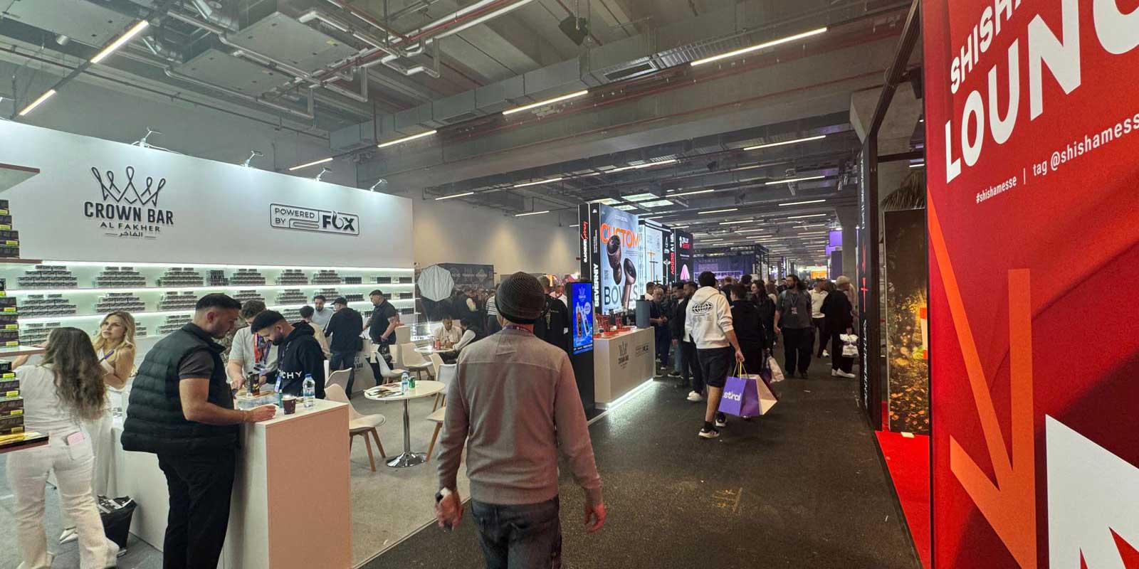 Shisha Lounge und grosse Markenst&auml;nde auf der Shisha Messe Frankfurt 2026