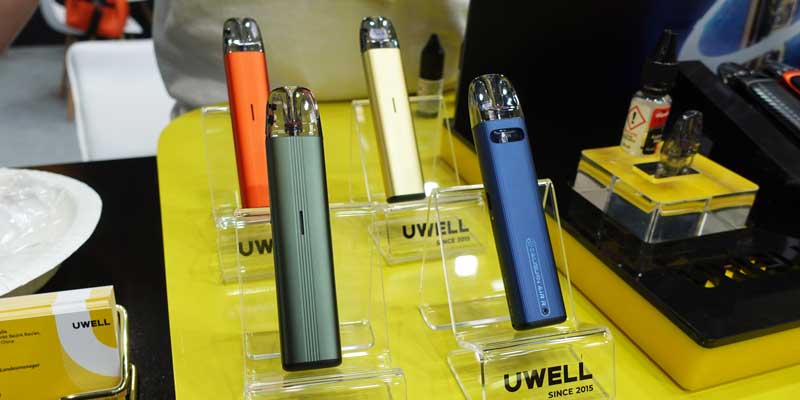 Uwell Caliburn Air R Pod-Systeme in verschiedenen Farben auf der InterTabac 2026