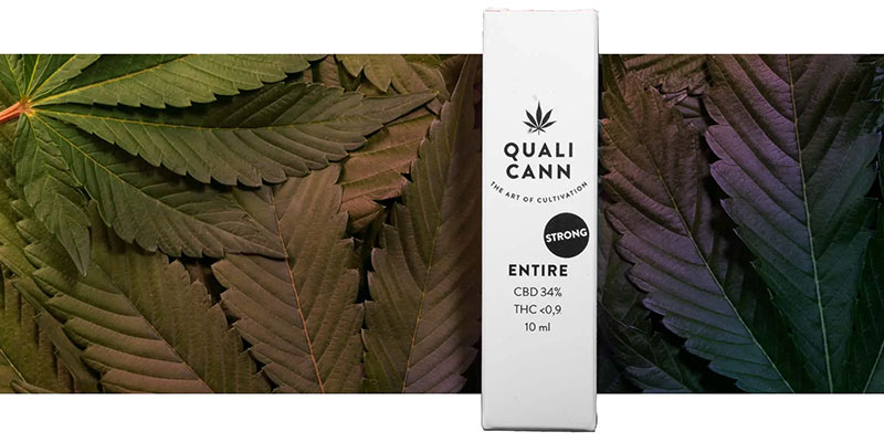 CBD Öl Verpackung vor Cannabisblättern, Vollspektrum und Breitspektrum CBD Öl aus der Schweiz mit bis zu 34% CBD